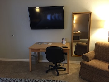 Room, 1 King Bed, Accessible, Non Smoking (Mobility, Roll-In Shower)