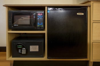 Superior Room, 1 King Bed, Accessible (Roll-In Shower, Smoke Free)