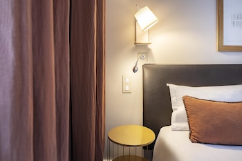 Comfort Room, 1 Double Bed, Smoking