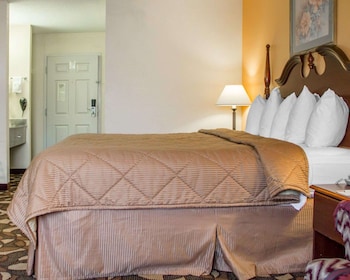 Standard Room, 1 King Bed, Non Smoking