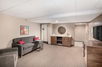 Suite, 1 King Bed