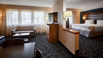 Presidential Suite, 1 King Bed, Non Smoking, Refrigerator & Microwave