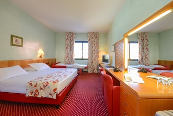 Standard Triple Room, Lake View