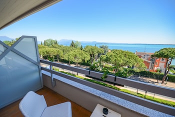 Deluxe Double Room, Balcony, Lake View