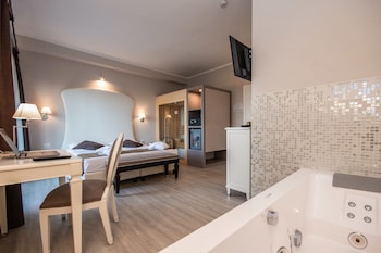 Wellness Room, Jetted Tub, Lake View (Sauna)