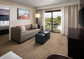 Suite, 2 Queen Beds, Accessible, Bathtub