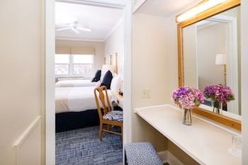 Room, 2 Double Beds (Lakeside Garden Double Main Lodge)