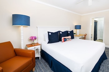 Room, 1 King Bed (Straits View/Lodge King, Dog Friendly)