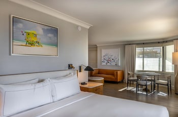 Studio Suite, 1 King Bed, Oceanfront (Huntington Tower)