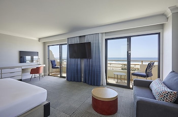 Room, 1 King Bed, Oceanfront (Huntington Tower)