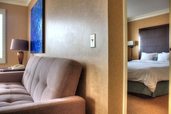 Suite, 1 King Bed, Oceanfront (Huntington Tower)