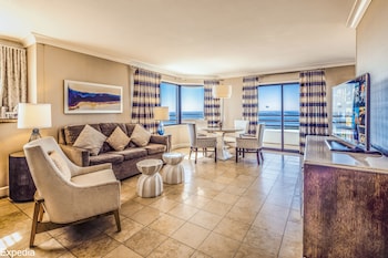 Suite, 1 King Bed, Ocean View (Driftwood, Huntington Tower)