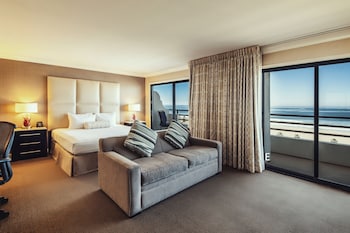Room, 1 King Bed, Oceanfront (Huntington Tower)