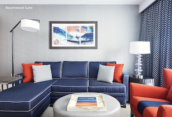 Family Suite, 2 Queen Beds, Ocean View (Twin Dolphin Tower)