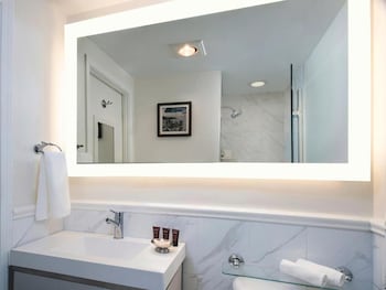 Superior Room, 1 Queen Bed