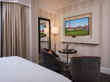 Superior Studio, 1 King Bed
