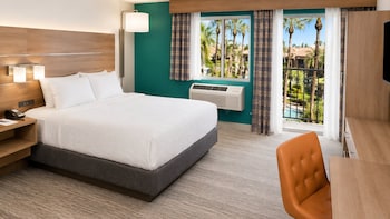Premium Room, 1 King Bed, Balcony