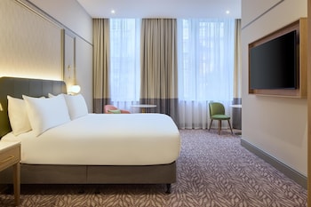 Junior Suite, 1 King Bed (Lounge Access)