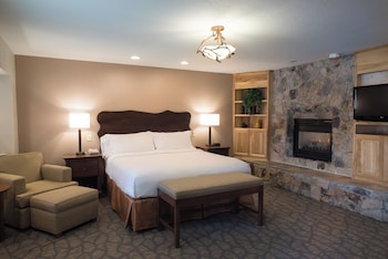 Signature Room, 1 King Bed, Jetted Tub