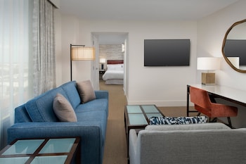 Executive Suite, 1 King Bed with Sofa bed