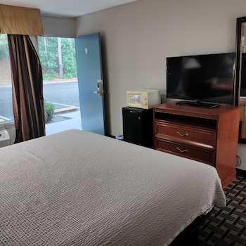 Standard Room, 1 King Bed, Roll-in Shower, Non Smoking (Handicap Accessible)