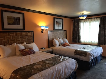 Queen Room with Two Queen Beds
