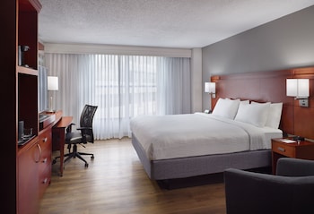 Suite, 1 Bedroom, Roll-in Shower (Transfer Shower)