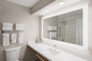 Standard Room, 2 Queen Beds, Accessible (Comm, Mobil, Access Tub)
