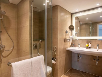 Suite, 1 King Bed with Sofa bed