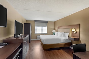 Suite, Non Smoking (1 King Bed, Accesible)