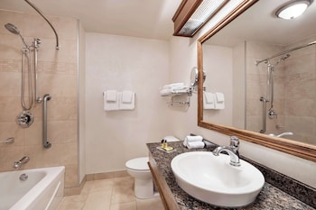 Business Room, 2 Queen Beds, Non Smoking (Larger Room;with Sofabed)
