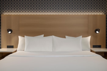 Standard Room, 1 King Bed, Non Smoking