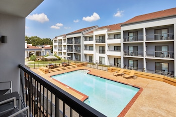 Suite, 1 Bedroom, Courtyard View