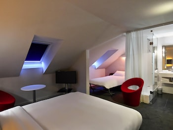 Triple Room, Multiple Beds (1 double and 1 single beds)