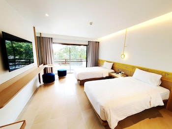 Superior Room, 2 Twin Beds, Garden View
