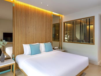 Premier Suite, 1 Double Bed with Sofa bed, Sea View (Living room)