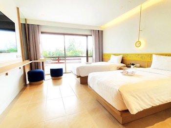 Deluxe Room, 2 Twin Beds, Garden View