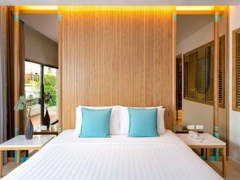 Premier Suite, 1 Double Bed with Sofa bed, Sea View (Living room)