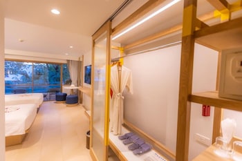 Deluxe Room, 2 Twin Beds, Garden View