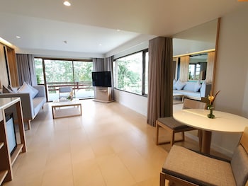Superior Suite, 1 King Bed, Sea View