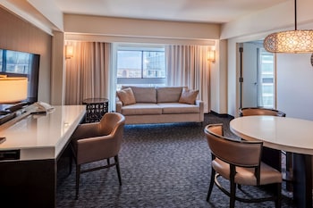 1 Bedroom Suite with 1 King Bed, Sleeper Sofa