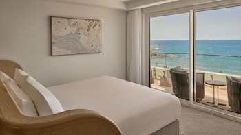 King Ocean Front Deluxe Suite