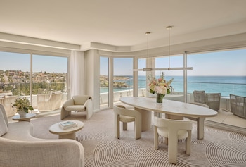 Suite, Club Lounge Access (The Pacific Suite)