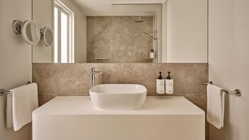 Junior Suite, 1 King Bed (Coogee View)