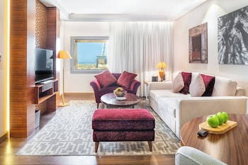Suite, 1 Bedroom, Smoking (Club)