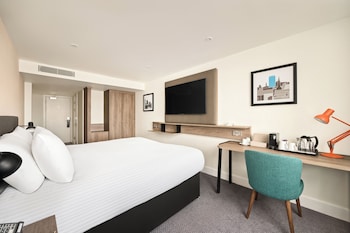 Premium Room, 1 King Bed, City View