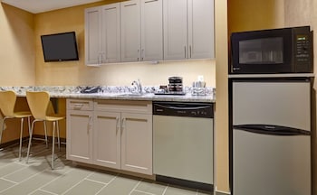 Studio, 1 King Bed, Kitchenette