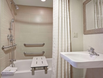 Room, 2 Queen Beds, Accessible, Non Smoking