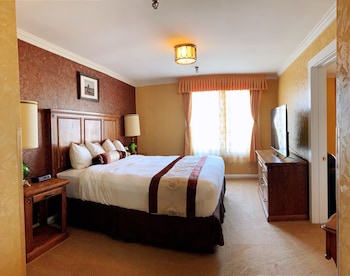 Deluxe Room, 1 King Bed, Non Smoking