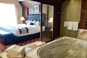 Honeymoon Suite, 1 King Bed, Non Smoking